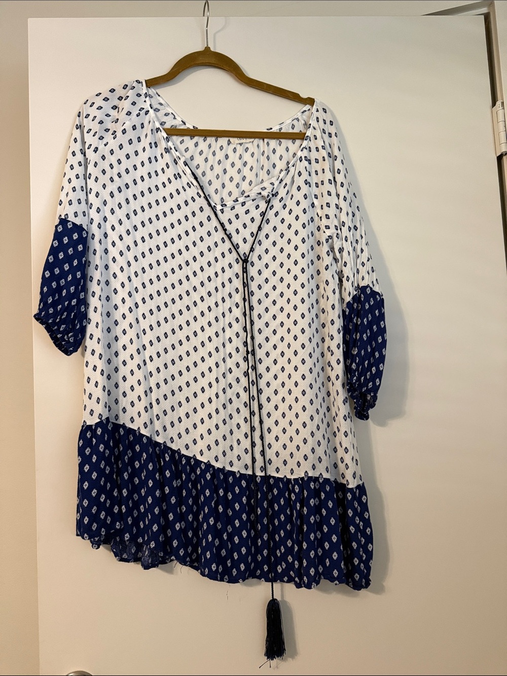 ODDY Blue and White Patterned V-Neck Tunic with Tassel